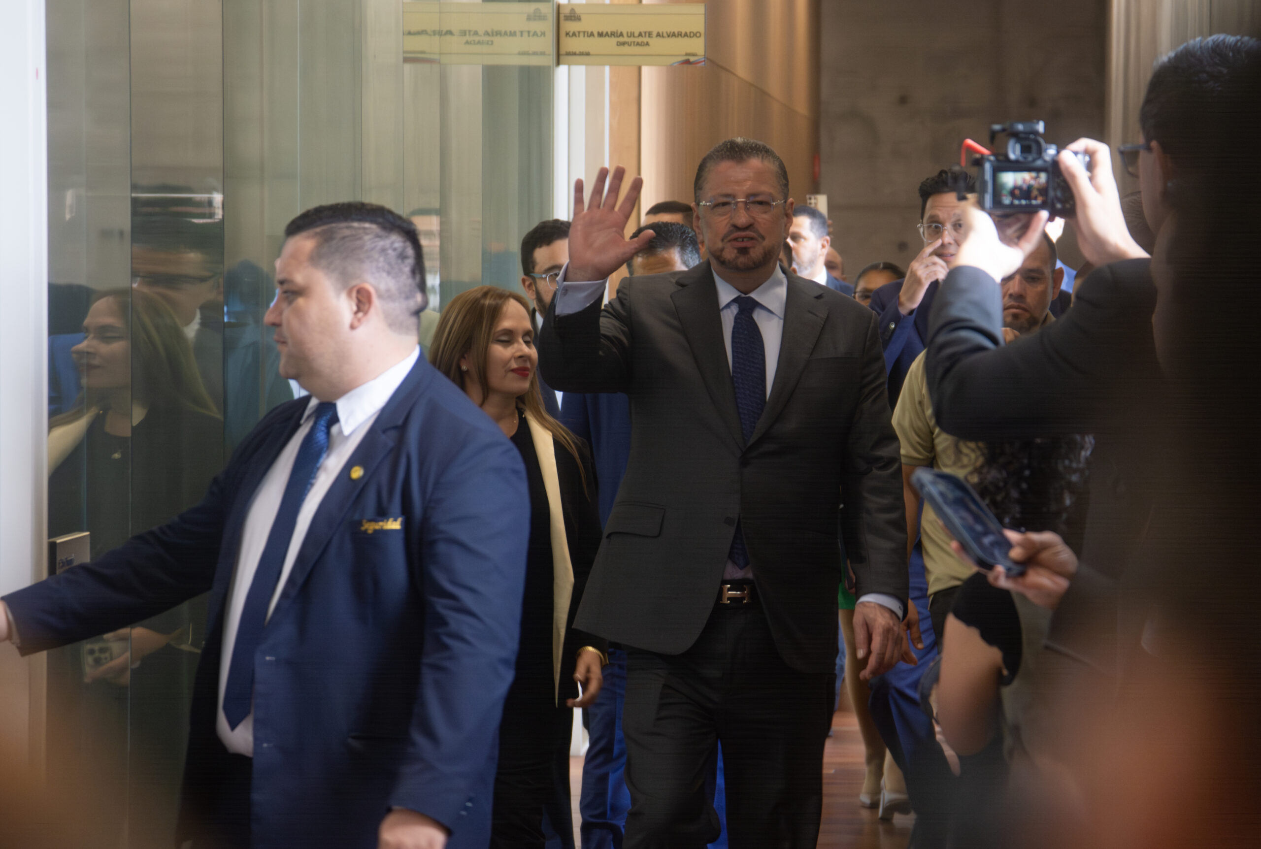Poder Ejecutivo desconvoca 10 proyectos de la Asamblea Legislativa