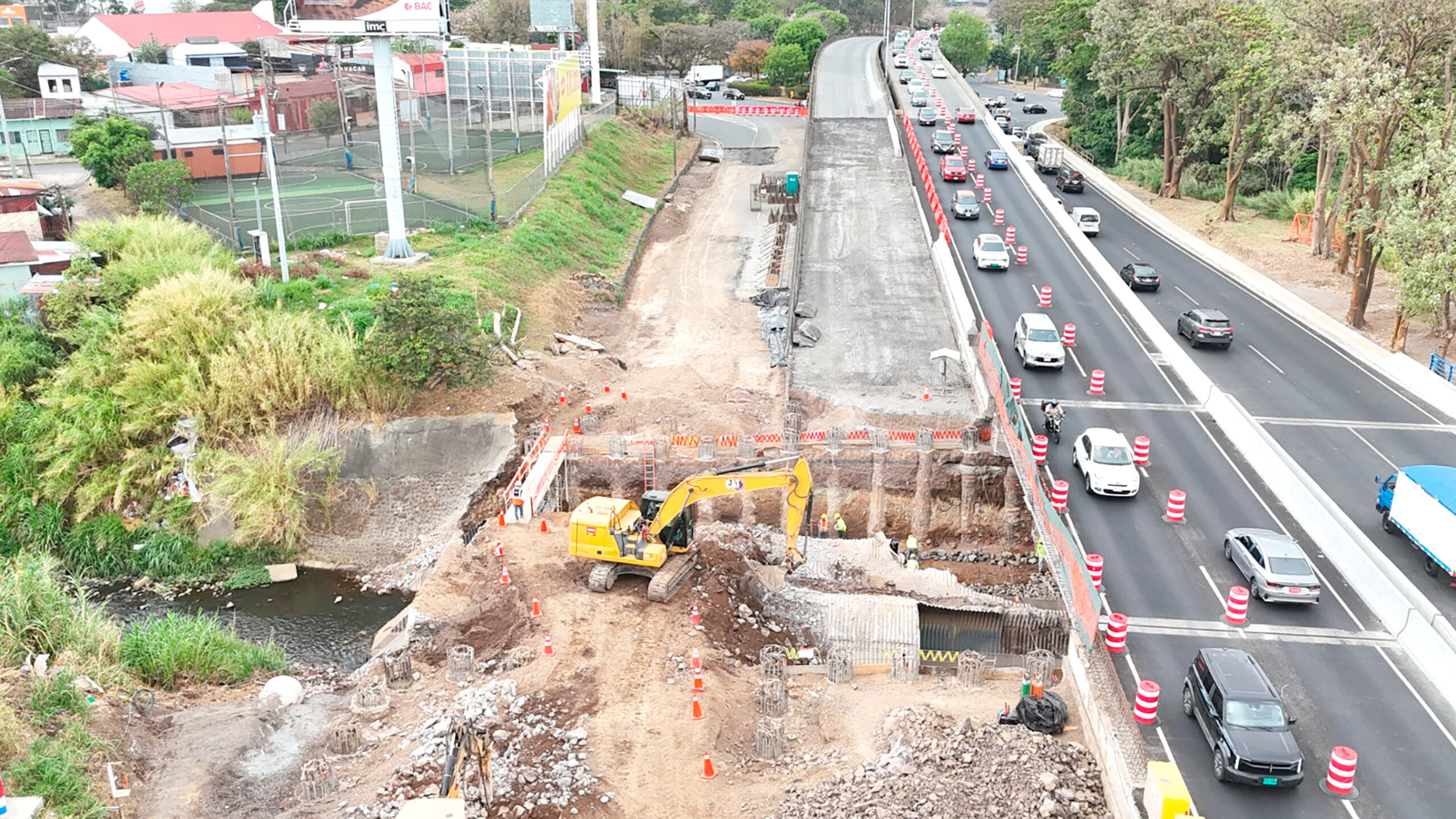 Presentan avances en obras, pero con atrasos en proyectos