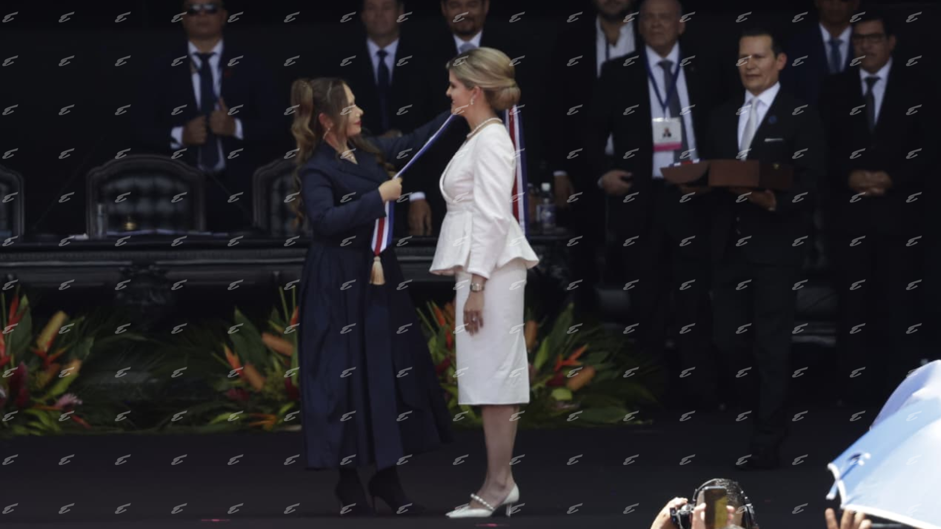 Este es el momento exacto: Laura Fernández asume la Presidencia