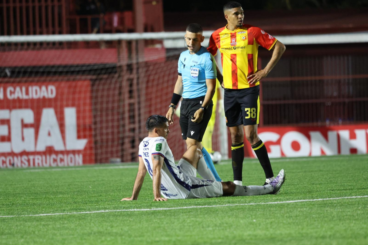 Cartaginés pierde figura en menos de diez minutos