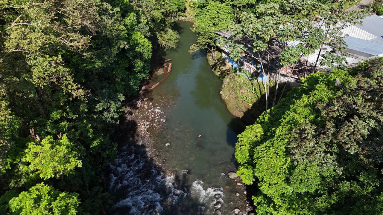 Hallan cuerpo de hombre que se ahogó tras salvar a mujer en río
