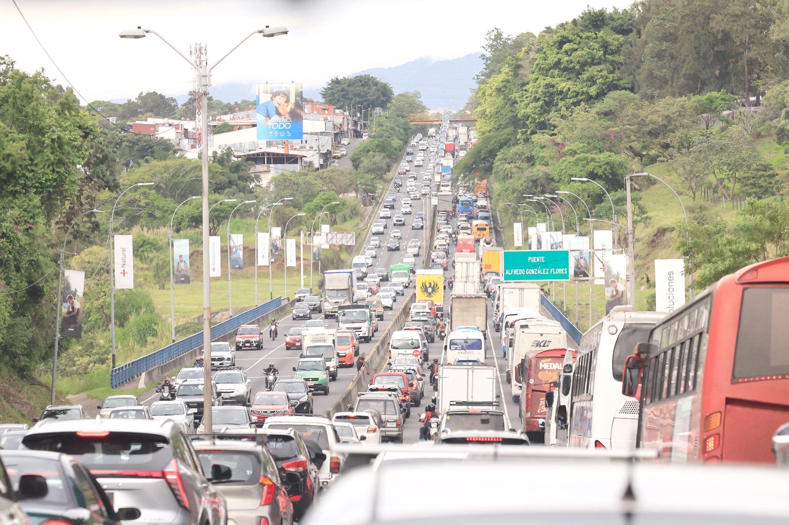 ¿Cómo solucionará Laura Fernández las presas y el transporte público?