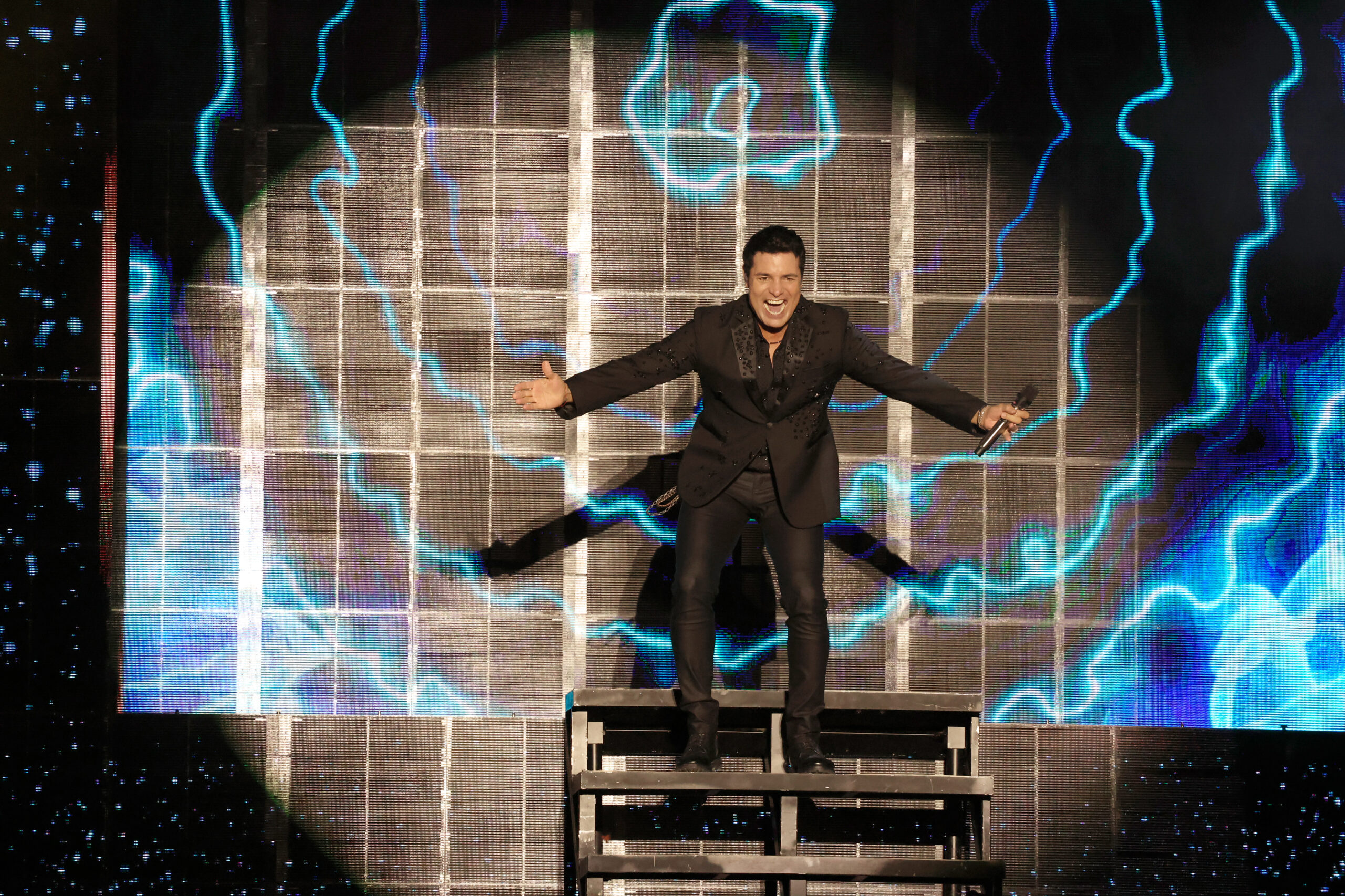 Chayanne se emociona hasta las lágrimas con el público tico