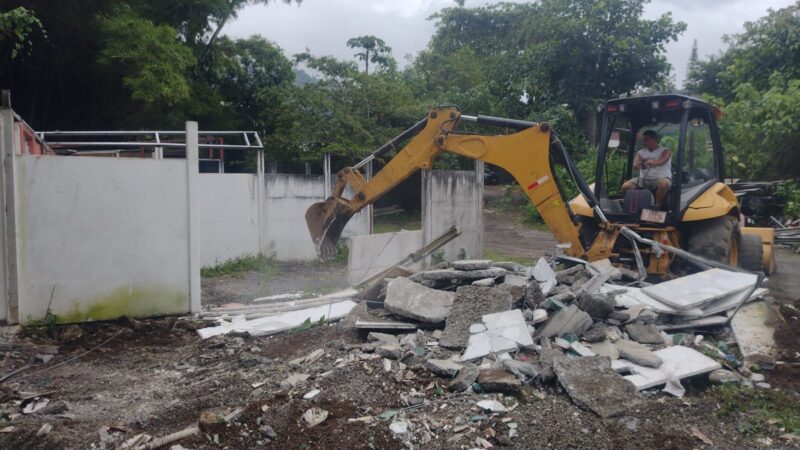 Demuelen hotel de paso clandestino. Foto: cortesía Municipalidad de Turrialba.