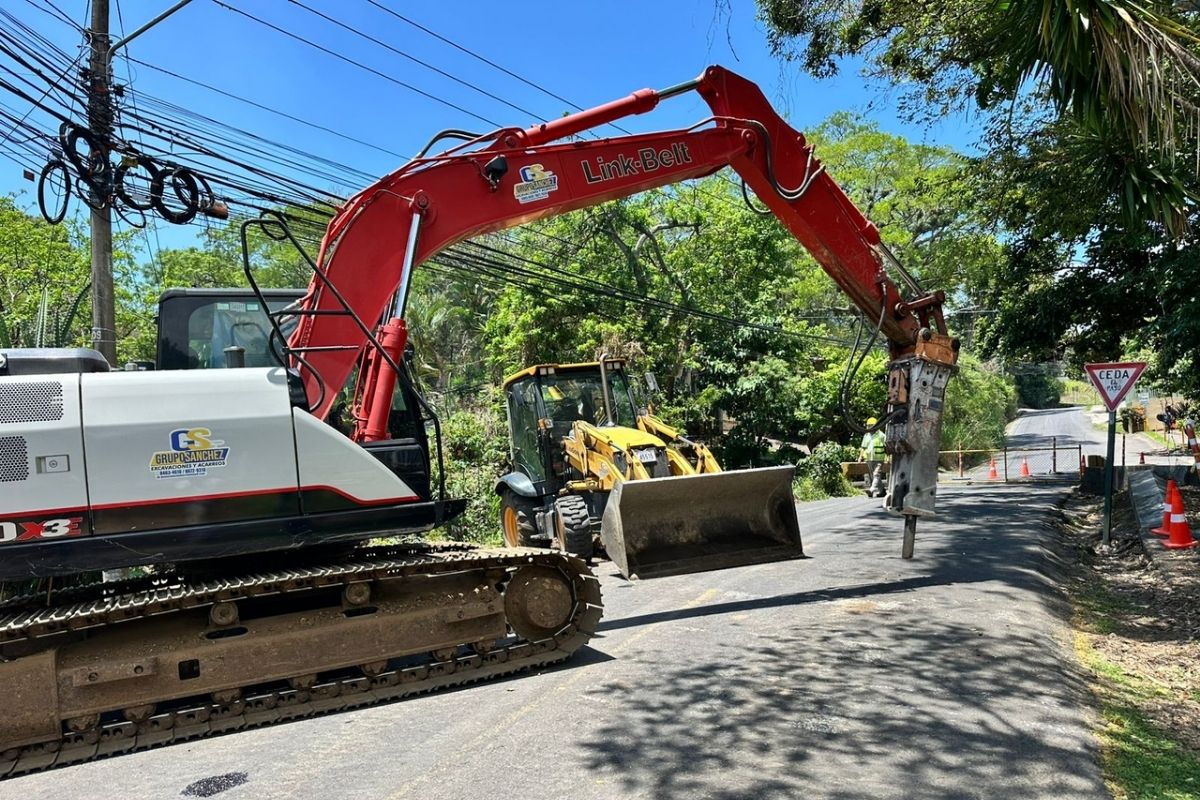 Este lunes iniciaron cierres en importante vía que comunica Alajuelita y Escazú