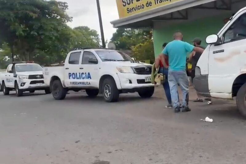 Hombre fue atacado por otro sujeto con un machete. Foto: cortesía Mariluz Rojas.