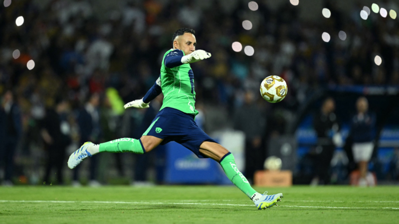Técnico de Pumas pone a Keylor Navas en la cima del continente