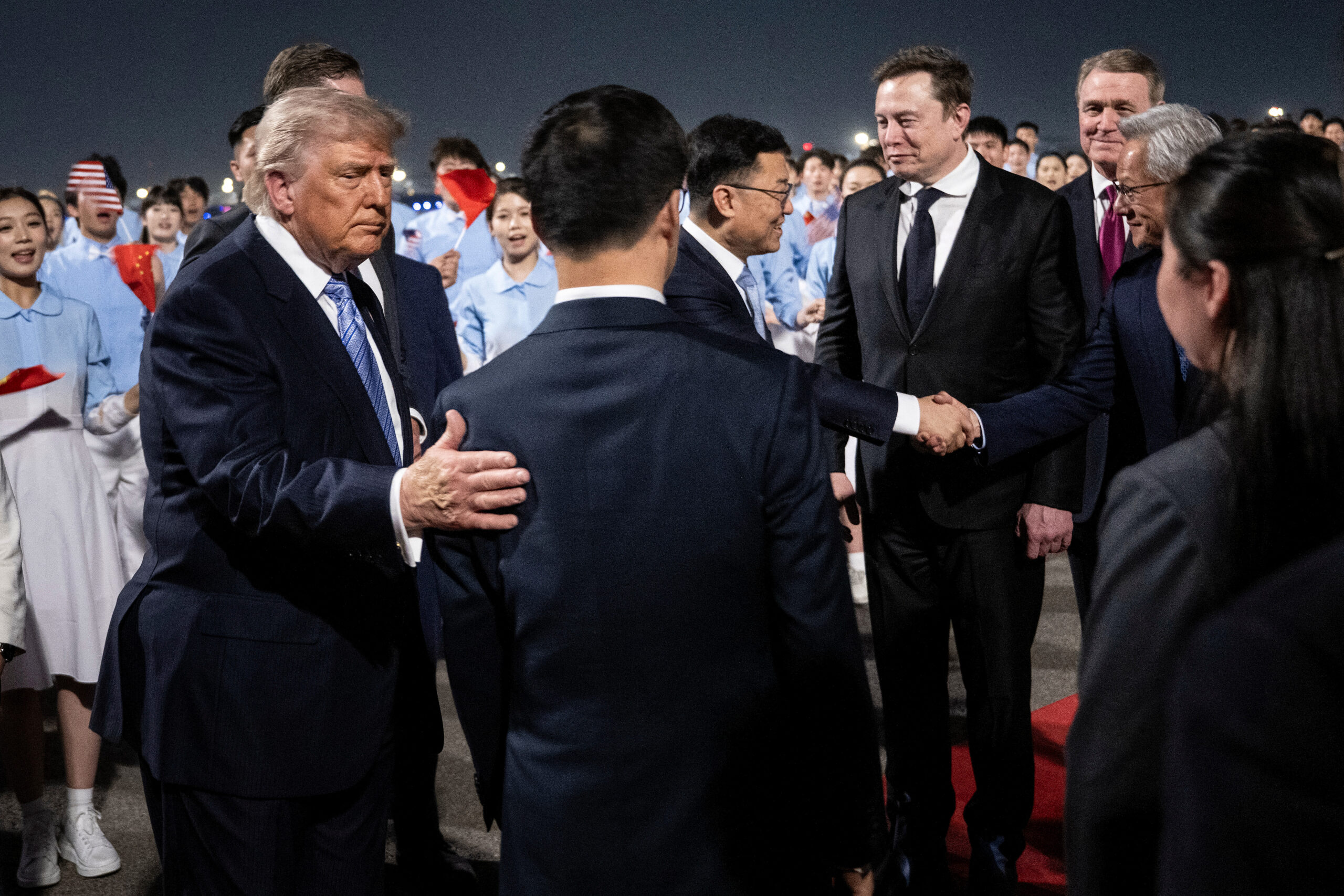 ¿Por qué Trump viajó a China con Elon Musk y otros magnates?