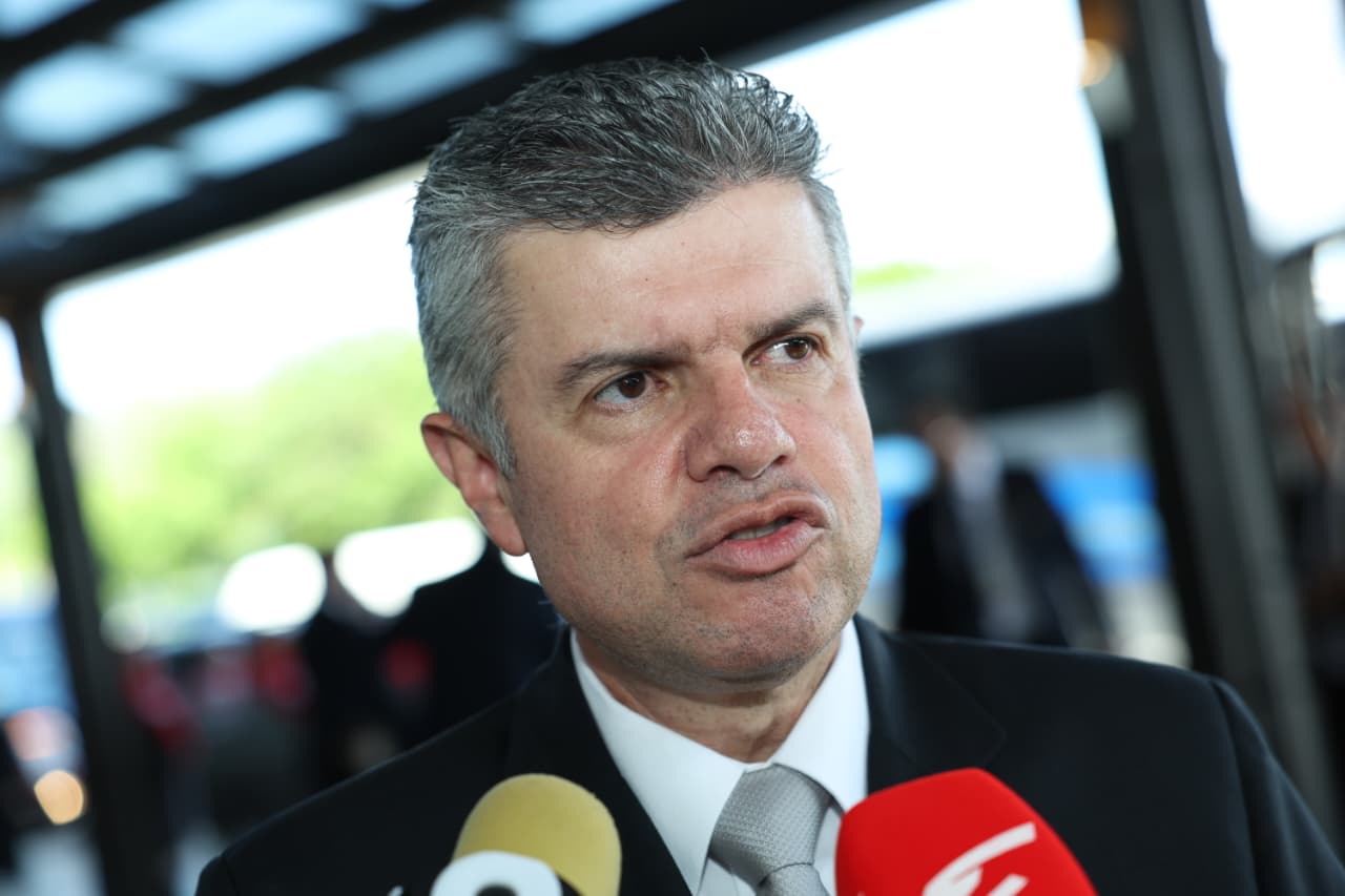 Álvaro Ramírez: “Laura está en un discurso combativo con el pasado”