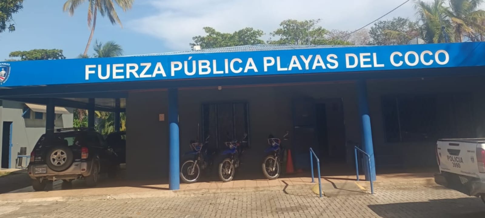 Madre entrega a menor sospechoso de herir a otro con arma blanca