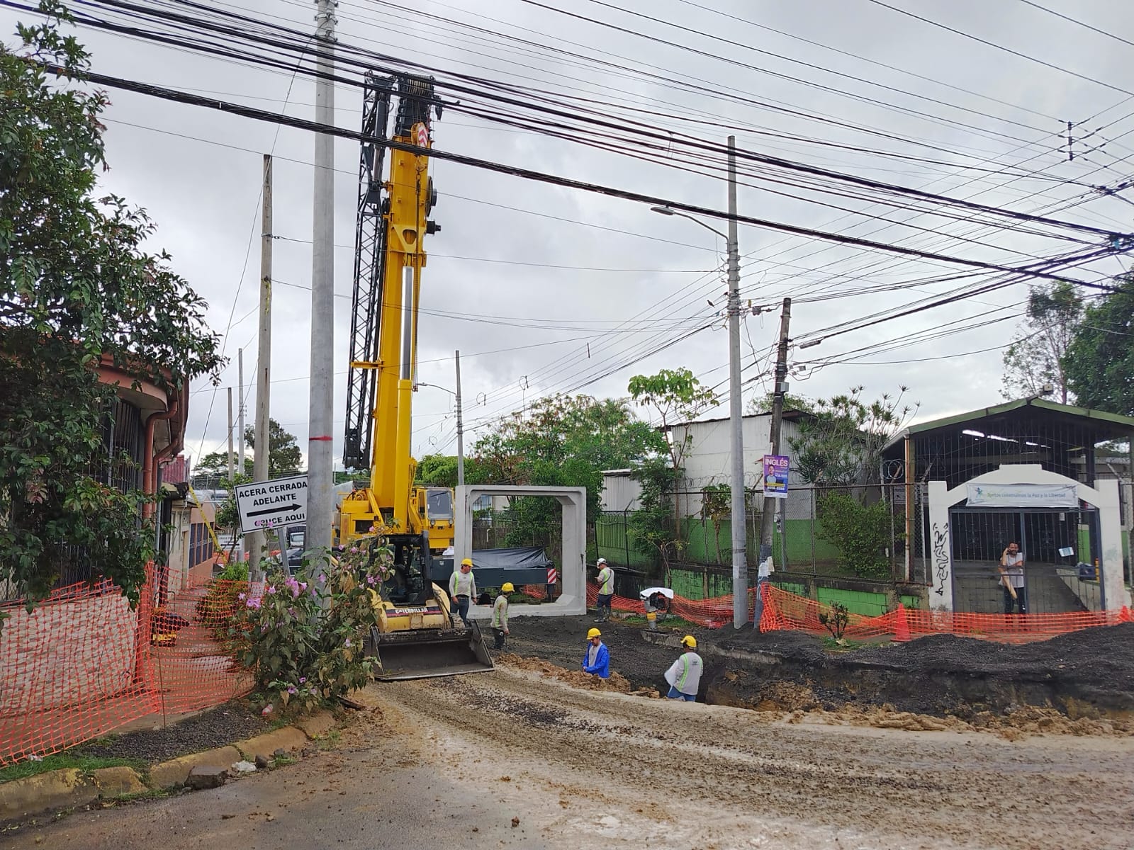 Desamparados trabaja para evitar inundaciones