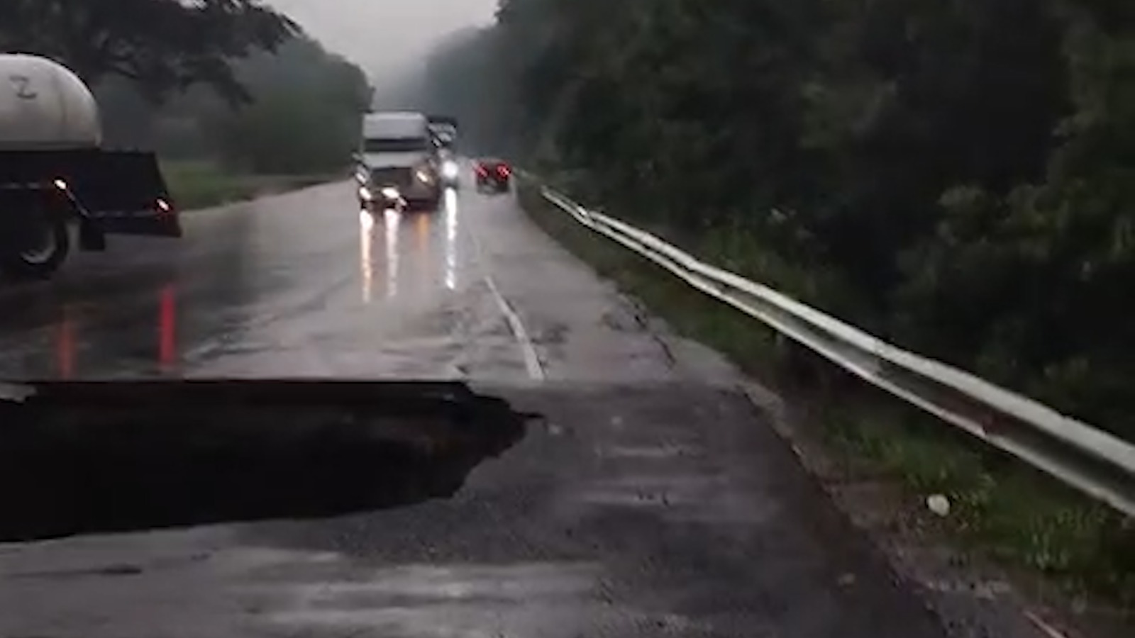 Colapso en Ruta 27 provoca cierre total por las autoridades