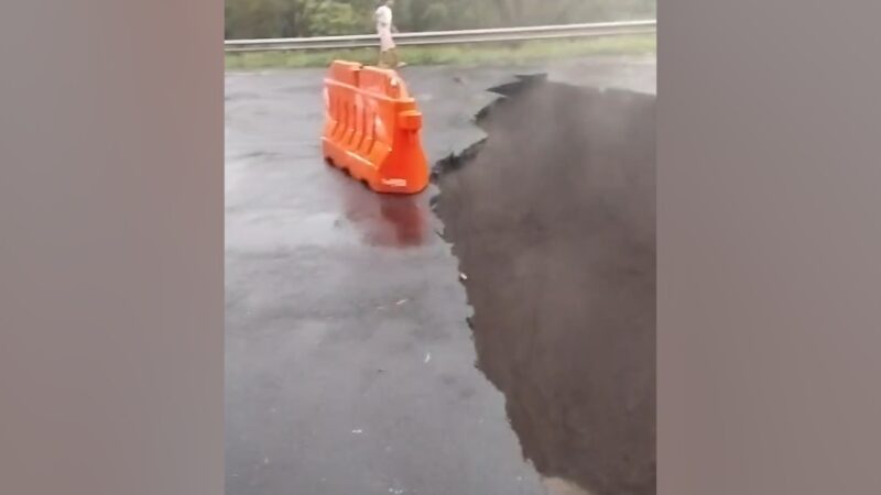 Video: Hundimiento provoca caos vial en Orotina