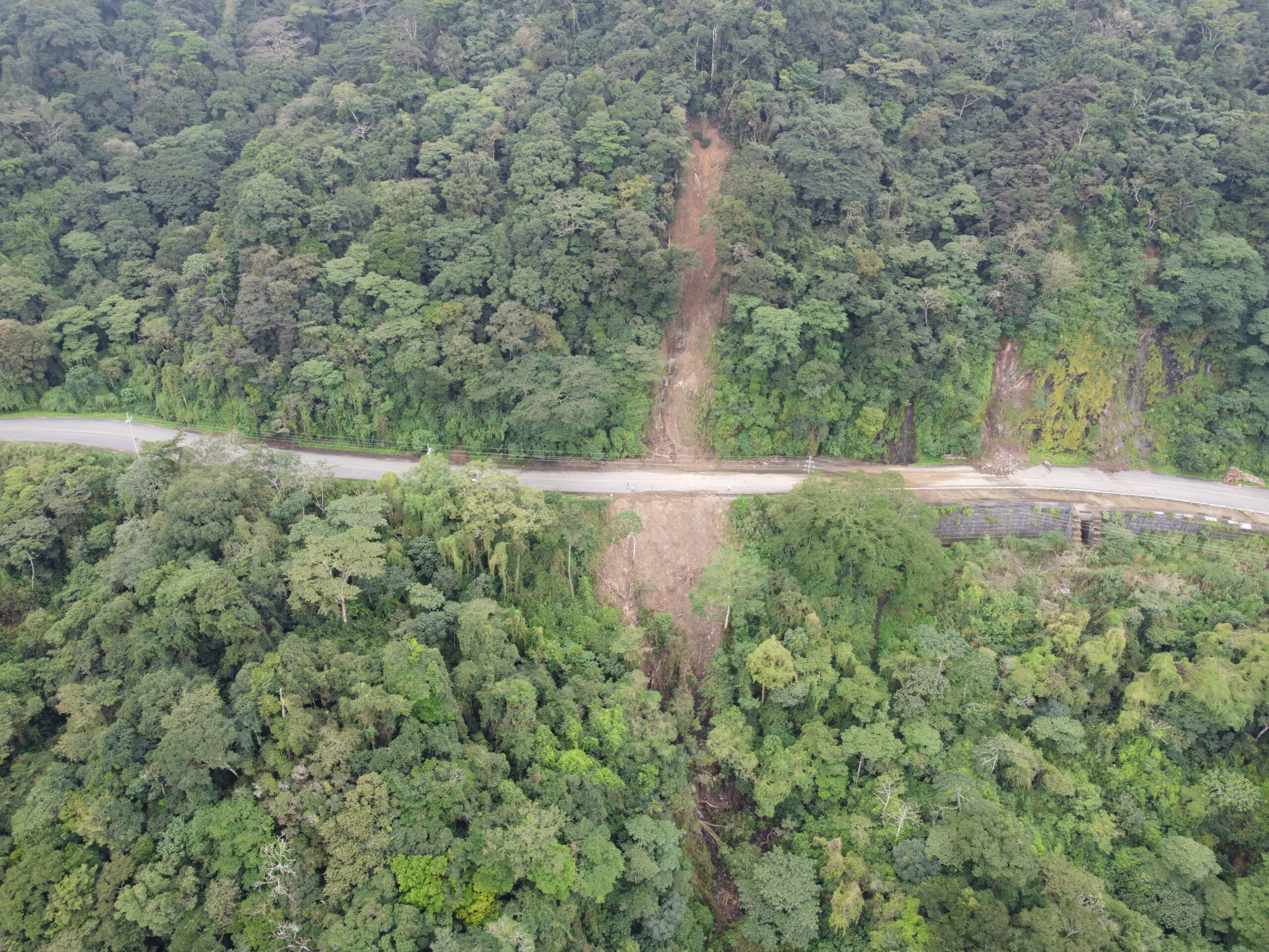 Suspenden cierre en Cambronero por mega hueco en Ruta 27