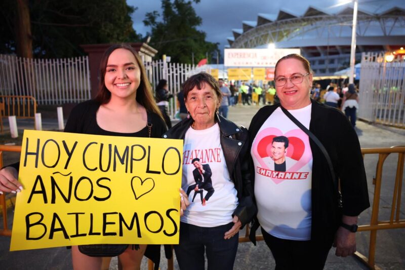 Así calienta el ambiente previo al concierto de Chayanne en el Estadio Nacional