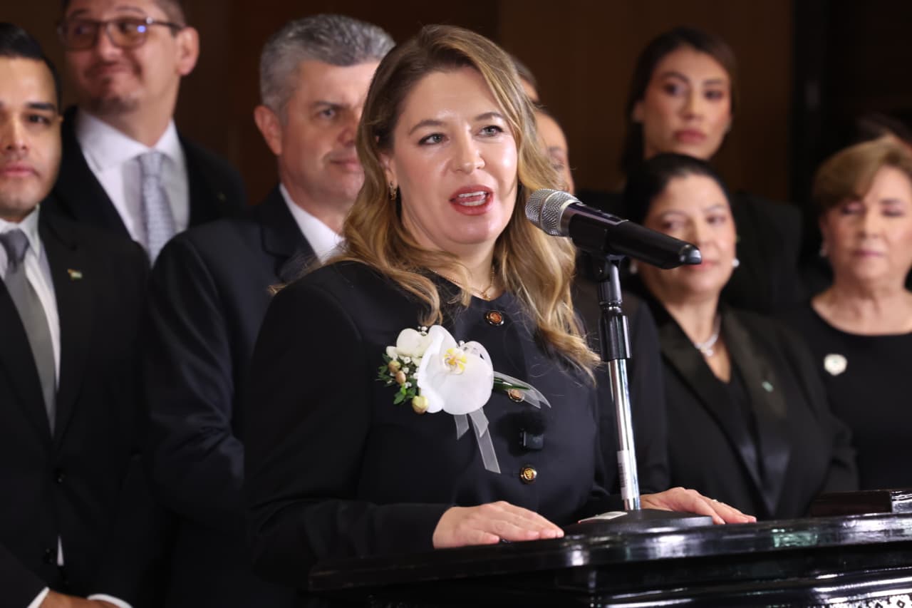 Claudia Dobles propone proyecto para castigar con hasta 8 años difusión de fotos íntimas