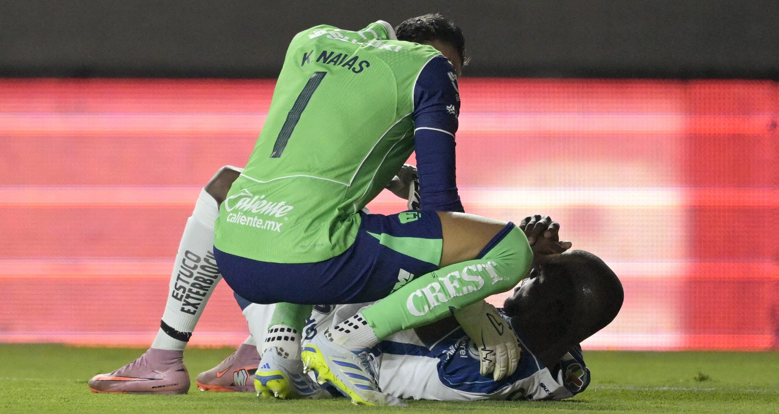 Pachuca golpea al Pumas de Keylor Navas