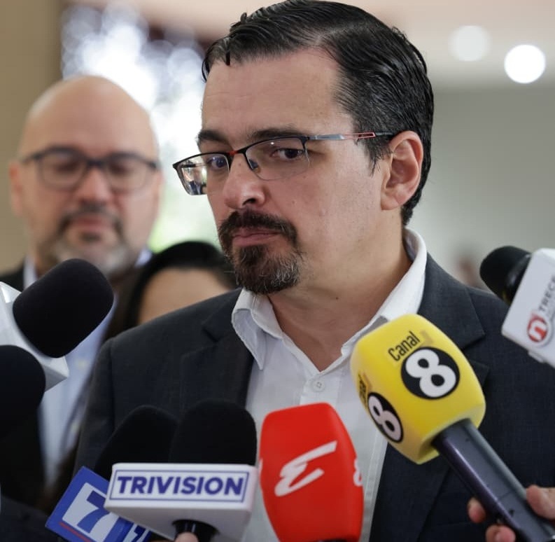 Villalta ve “margen de negociación” con Fernández