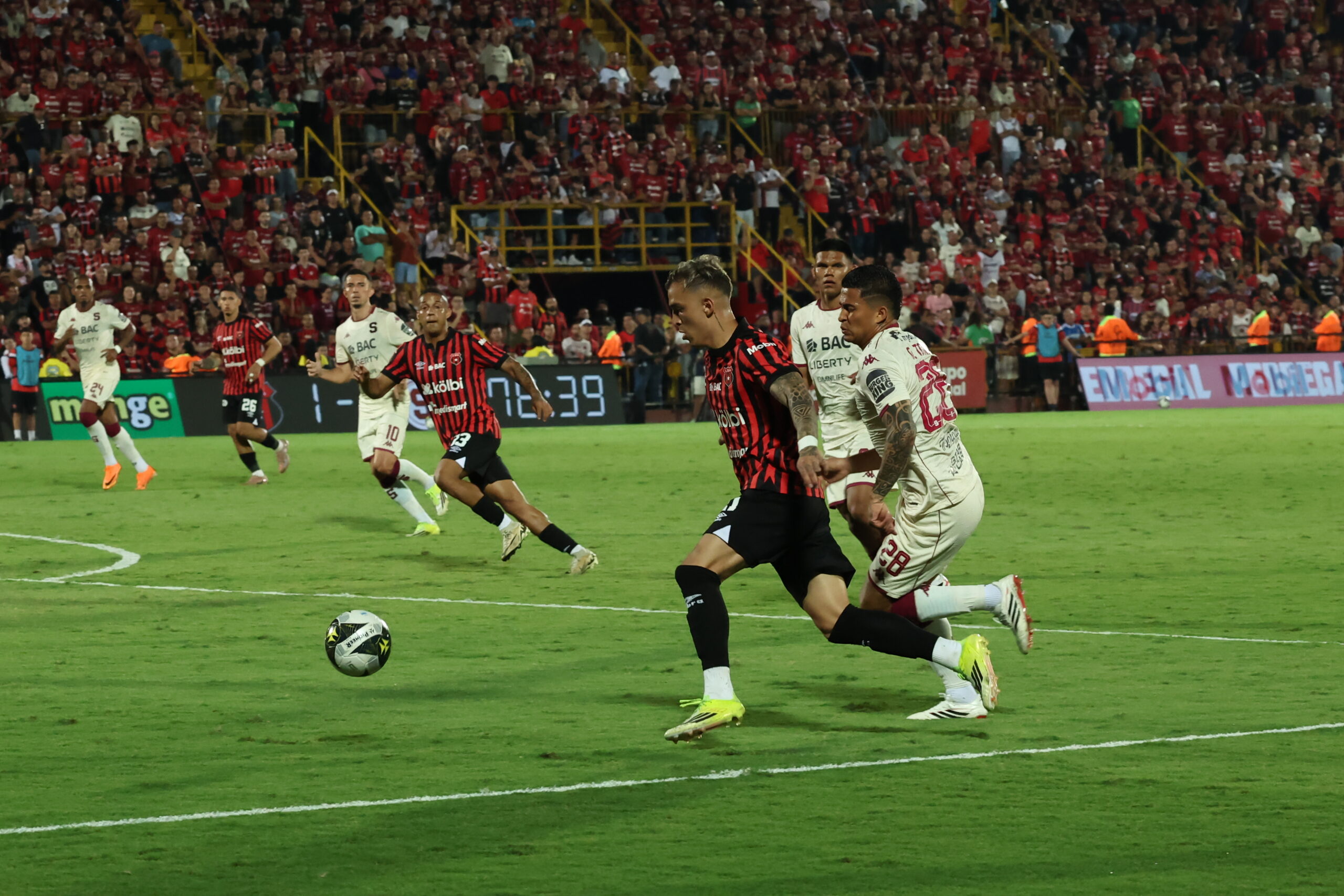 Alajuelense anuncia importante noticia sobre Kenne