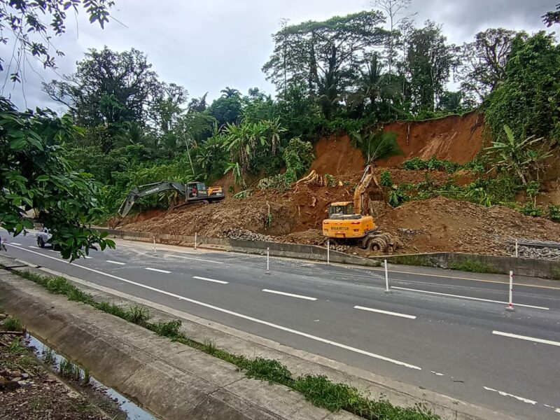 Trabajadores de la Ruta 32 se salvan de milagro: v