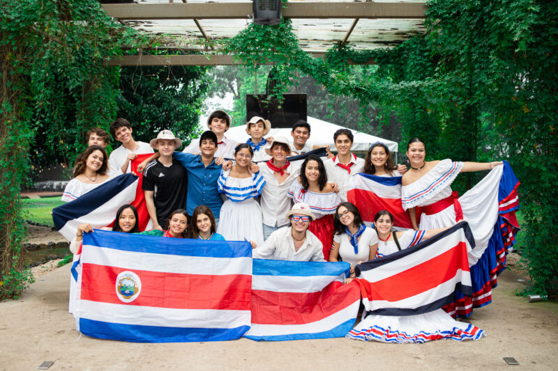 Estudiantes de noveno año podrán optar por becas para estudi