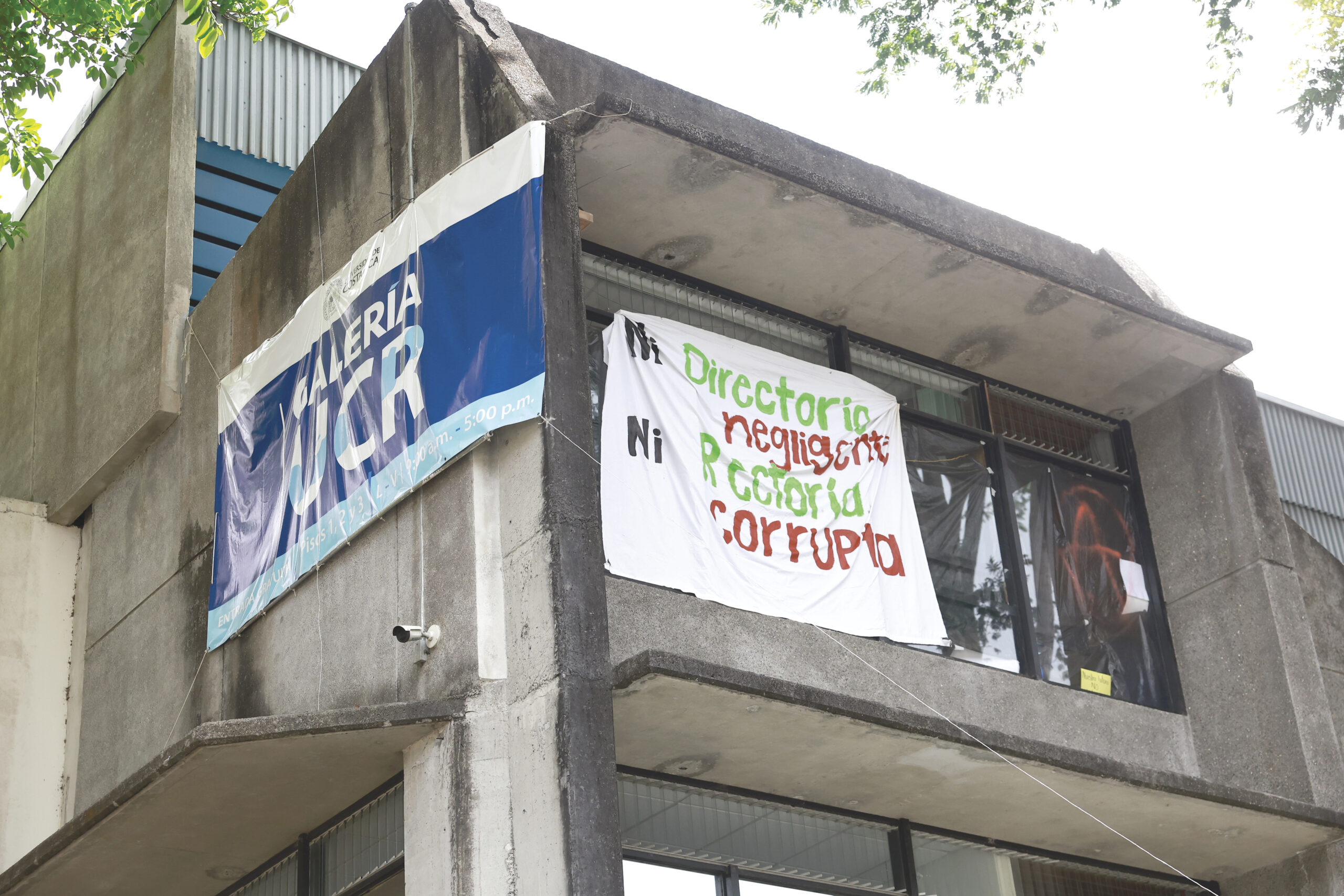 UCR reporta pérdida de objetos en edificio tomado por estudiantes