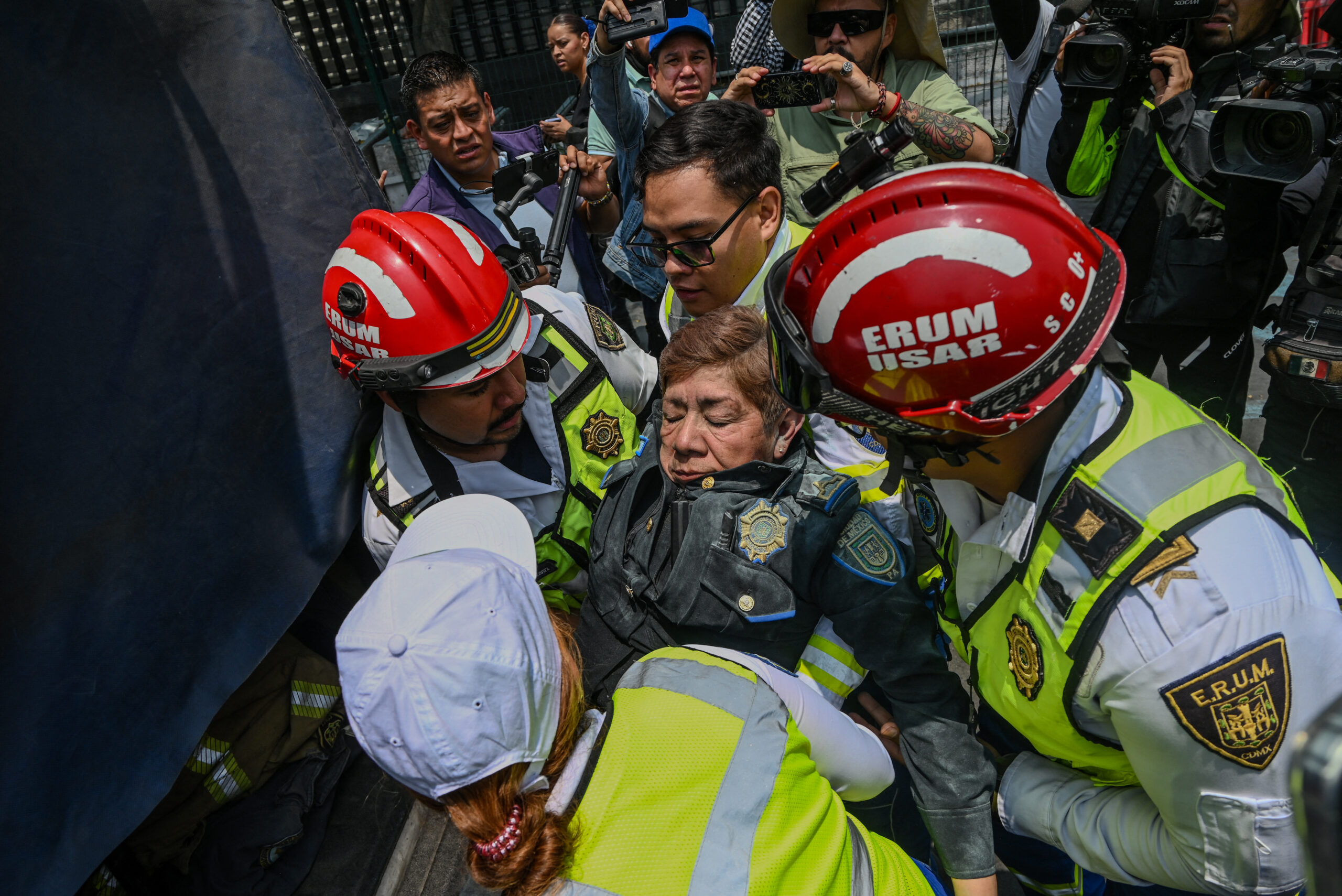 Las 12 mejores fotos de las protestas de educadores mexicanos previo al mundial