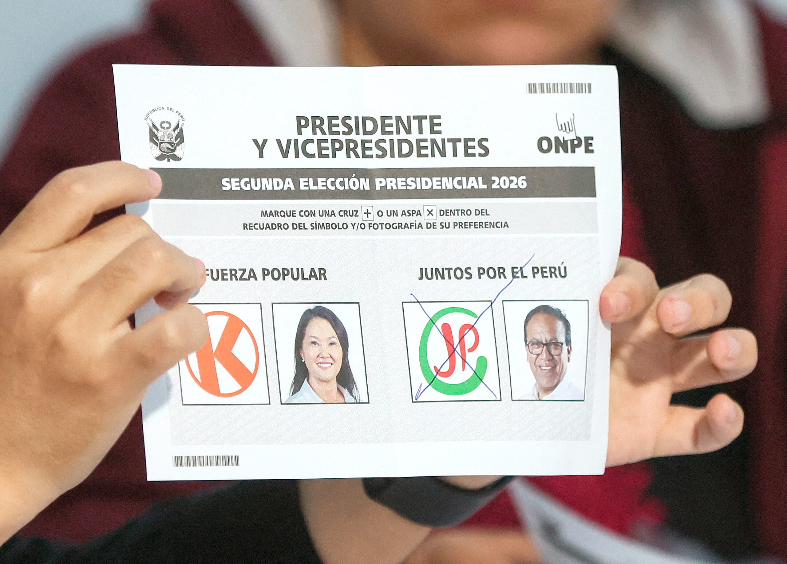 Reñida segunda vuelta por la presidencia de Perú