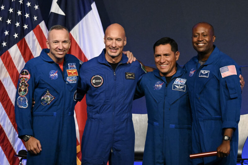 Todo listo para Artemis III: NASA presenta a su nueva tripul