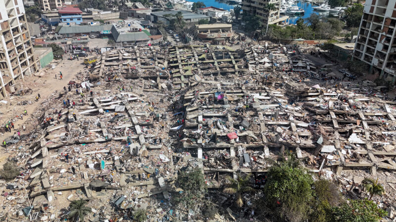 Vista aérea de los devastadores terremotos en Venezuela. Foto: AFP.
