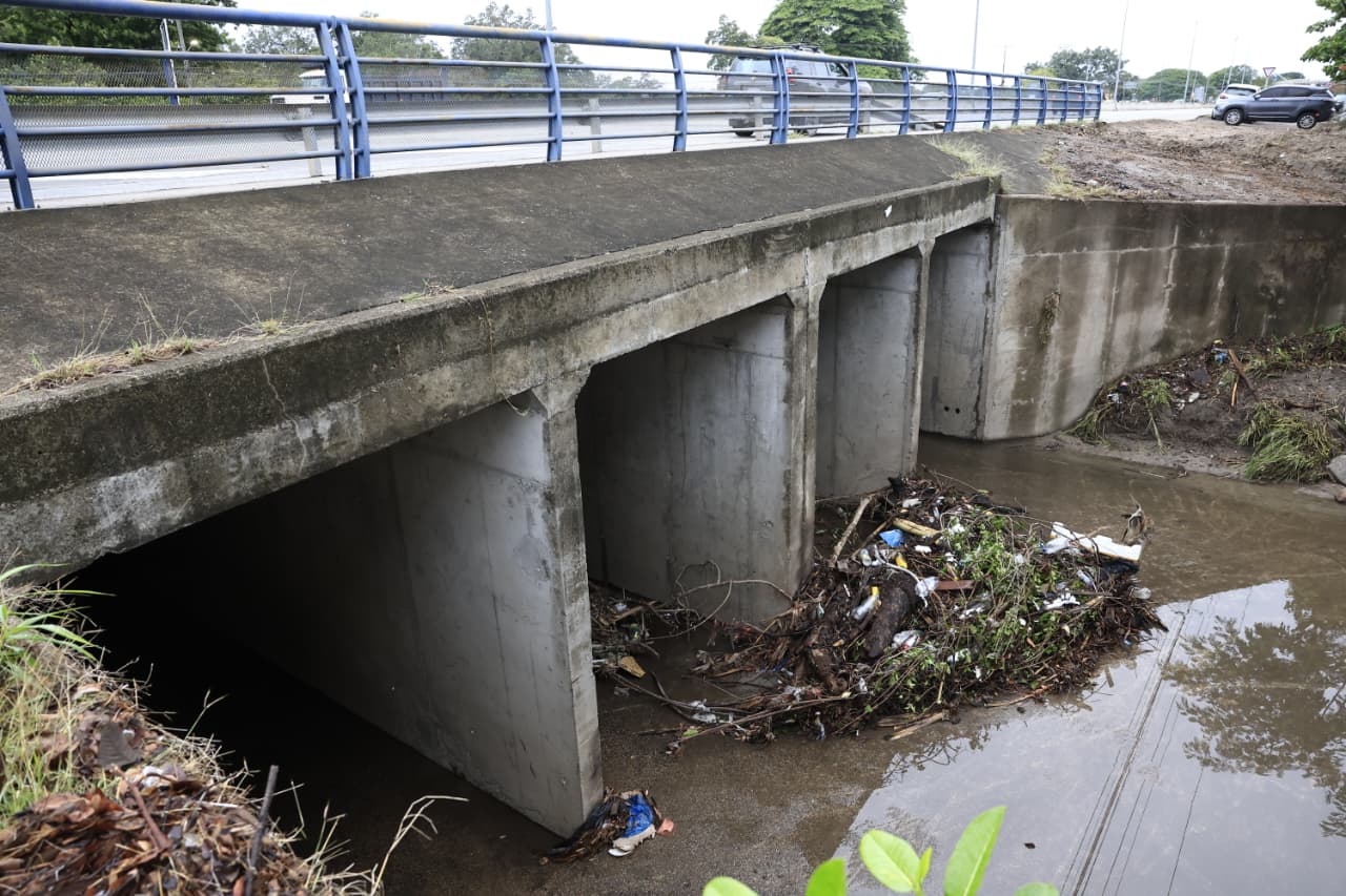 Basura continúa en quebradas de Liberia, pese a limpieza mun
