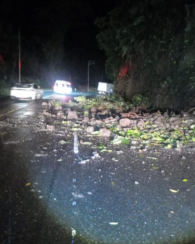 Foto: Por este derrumbe cerraron la Ruta 32