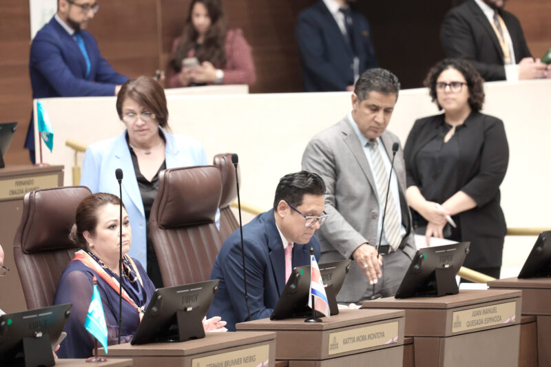 La fracción oficialista aprovechó su mayoría para imponer su criterio.