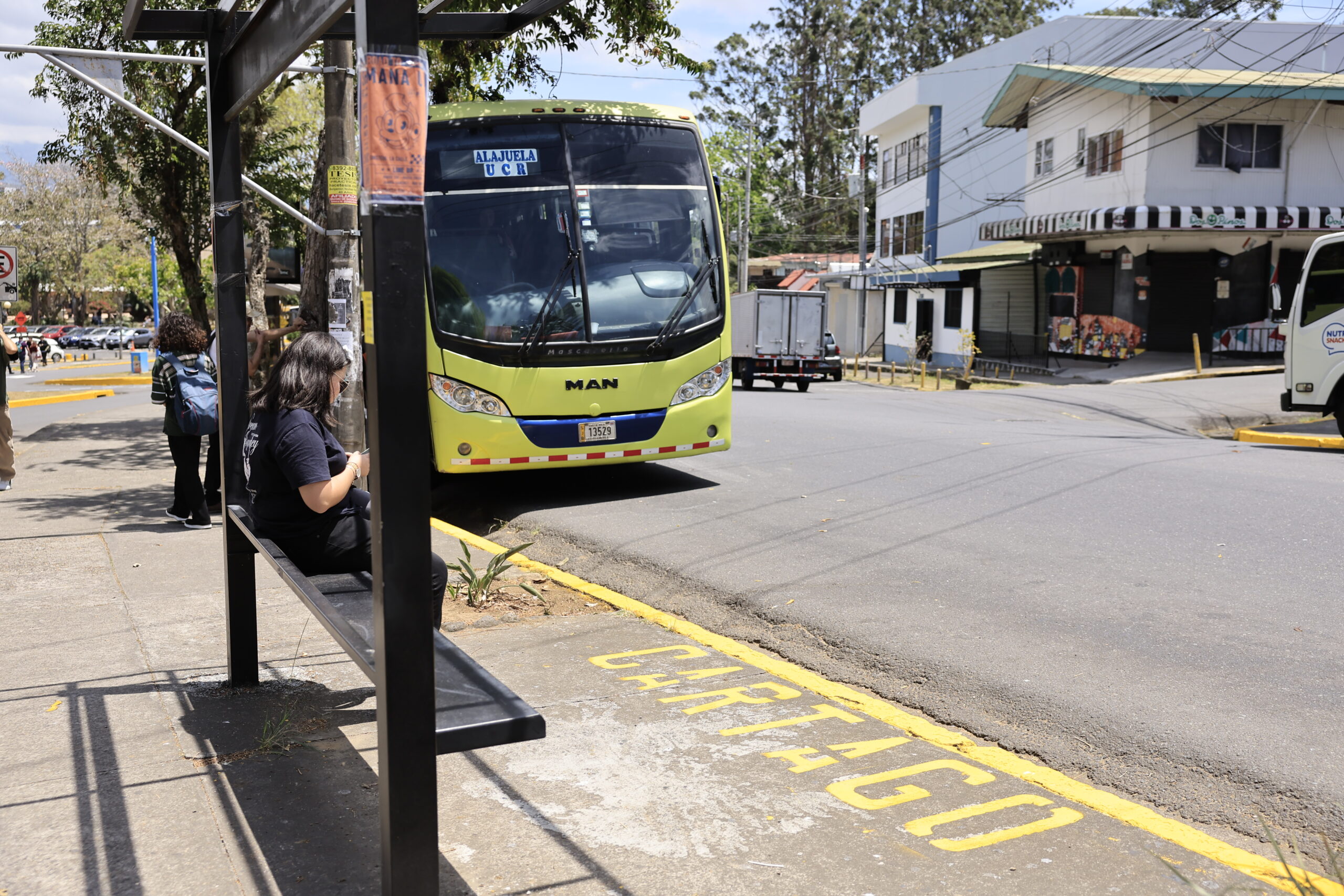 Buses UCR subirán de precio