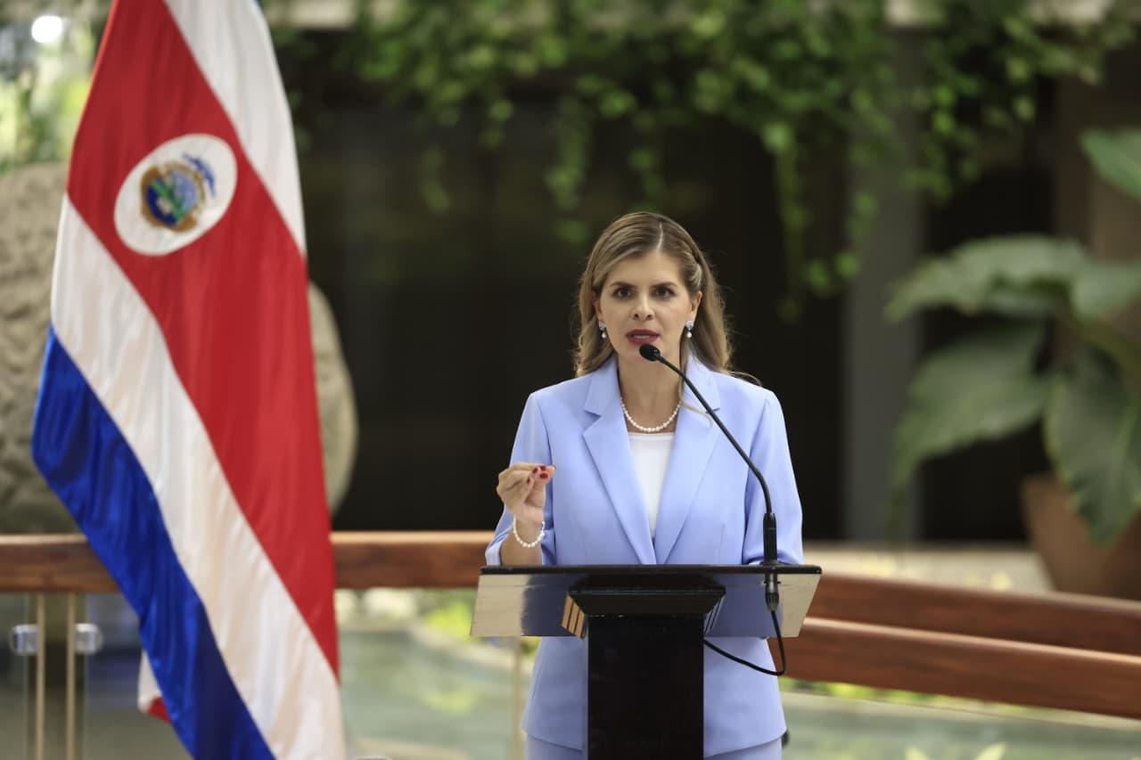 Esto responde Laura Fernández sobre amenazas a su vida