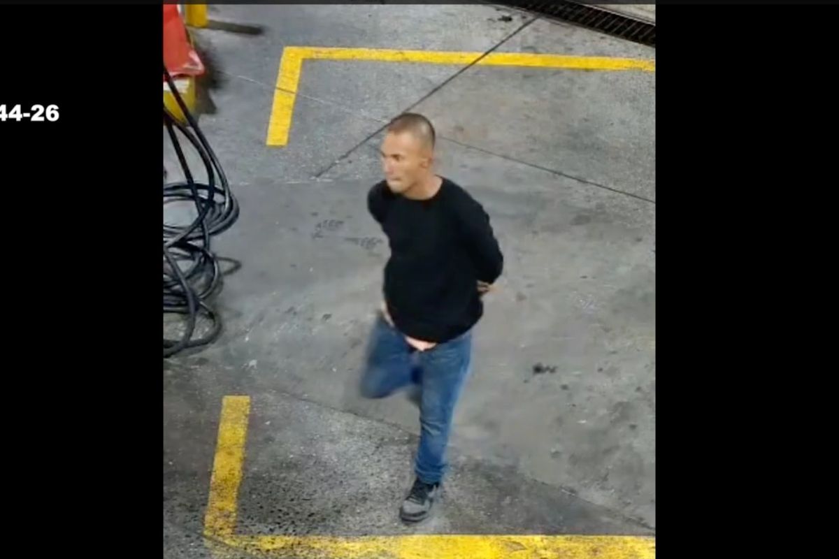 Video: Sujeto tacha carro, roba tarjeta y la usa en gasolinera