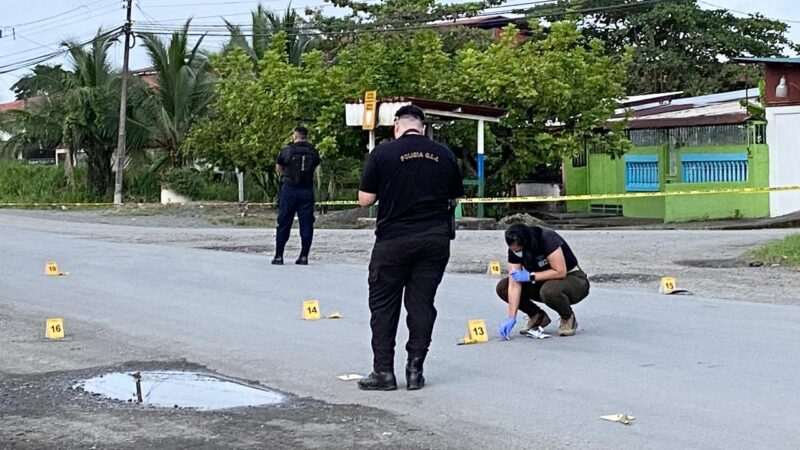 Sicarios interceptaron carro y balearon en múltiples ocasiones a joven