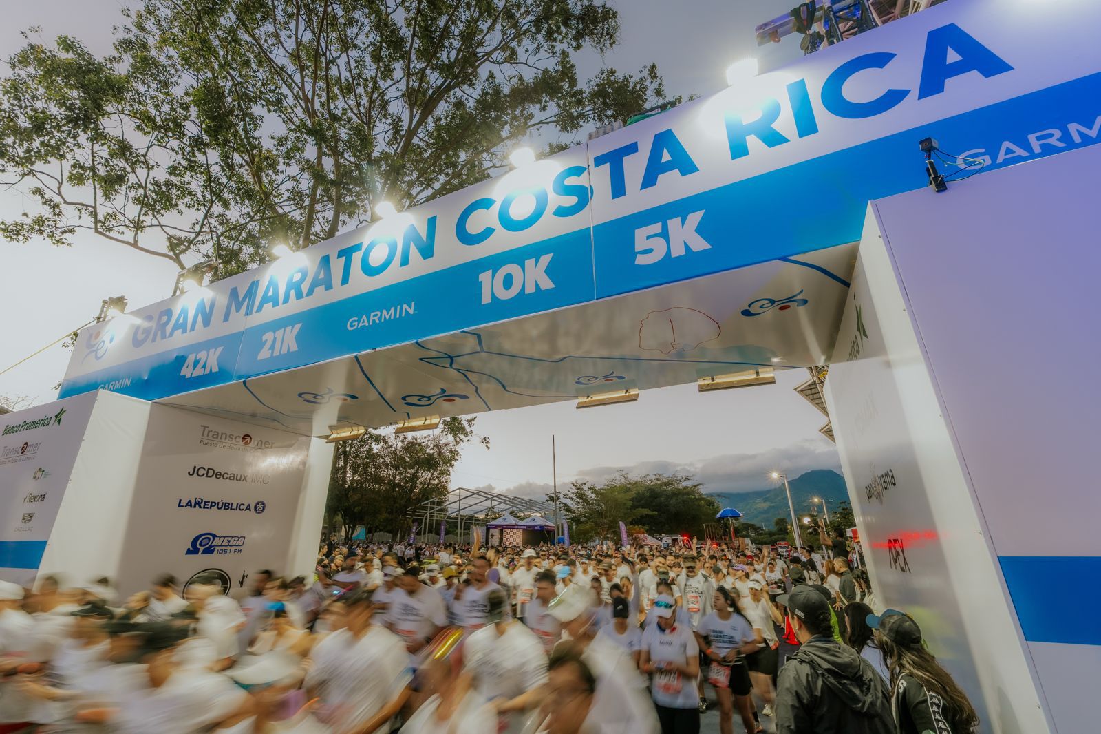 Influencer español calienta previa de la Gran Maratón de Costa Rica