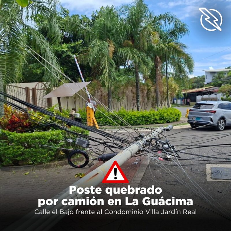Camión derriba poste en La Guácima: 150 personas s