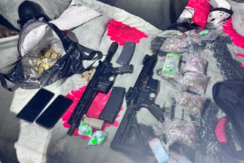 Balean a hombre y son atrapados en búnker lleno de armas