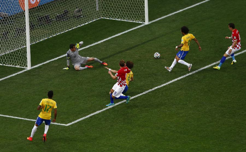 ¿Quiénes anotaron en el juego inaugural de los últimos mundi