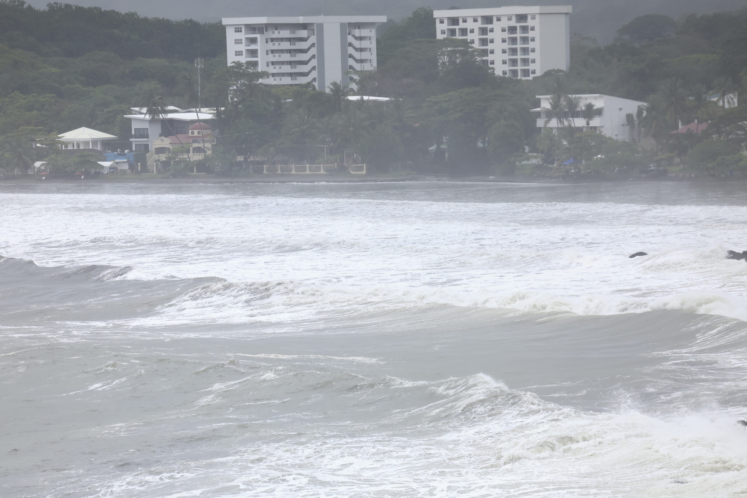 Tormenta tropical Cristina ya causa daños en Costa