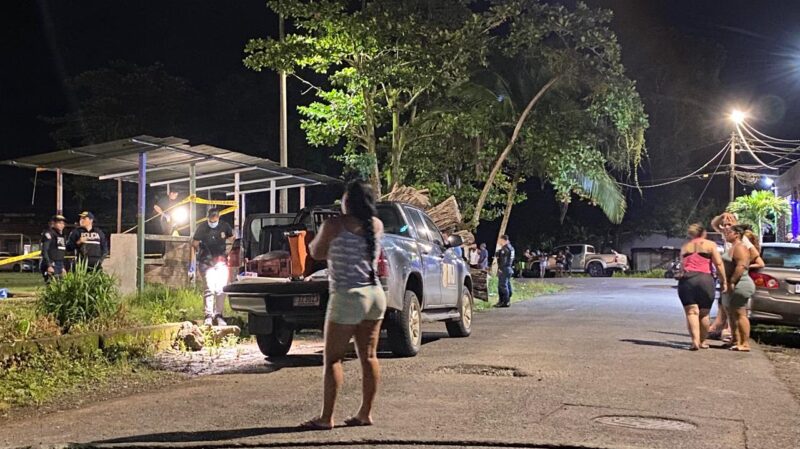 Violento homicidio en Limón. Foto: corresponsal Raul Cascante.