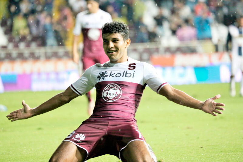Johan Venegas no se vestirá de morado.