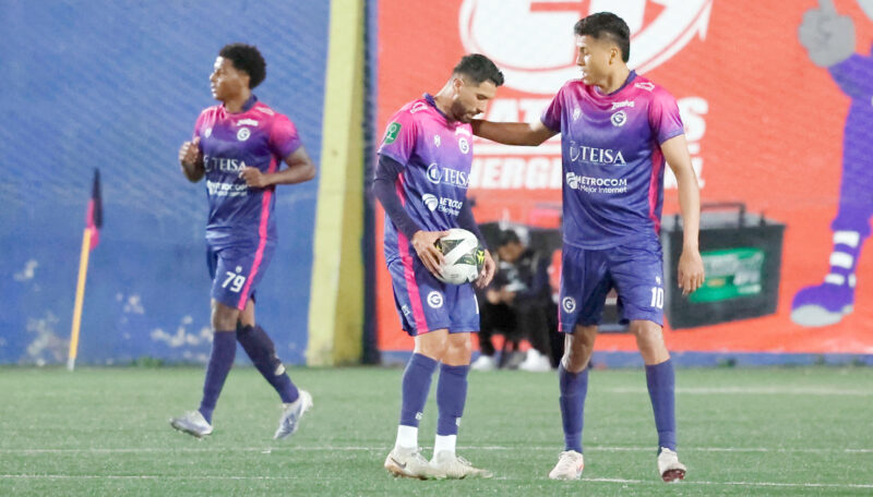 Los Mapaches se miden a Escorpiones.