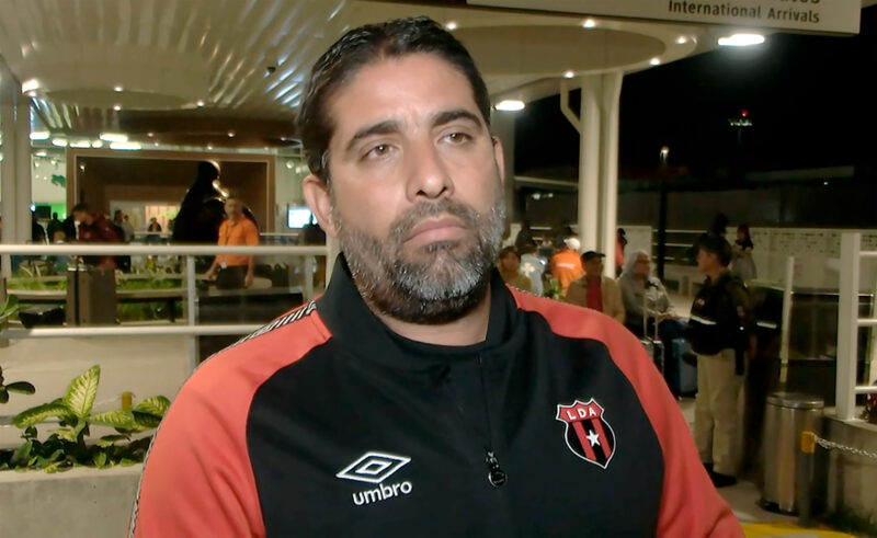 Plantel manudo aterrizó anoche en el Juan Santamaría