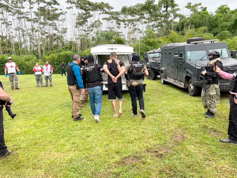 Al menos 3 oficiales tuvieron comunicación con la organización criminal.