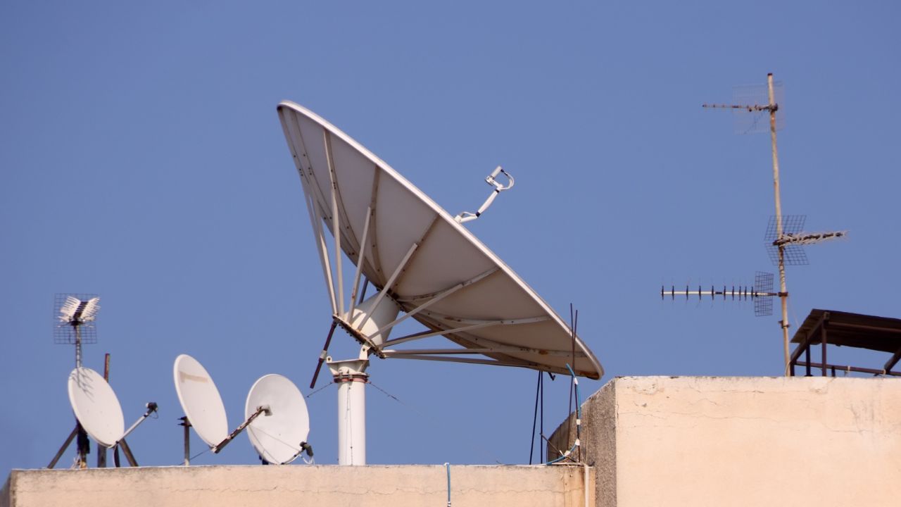 Aprueban primer debate de reforma al canon de radio y TV: cambian pago fijo por sistema escalonado