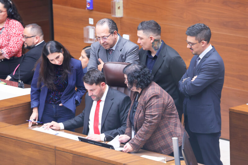 Asamblea no podrá aumentar dietas a diputados el próximo año