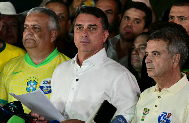 Flávio Bolsonaro dice que es “el líder” de Brasil